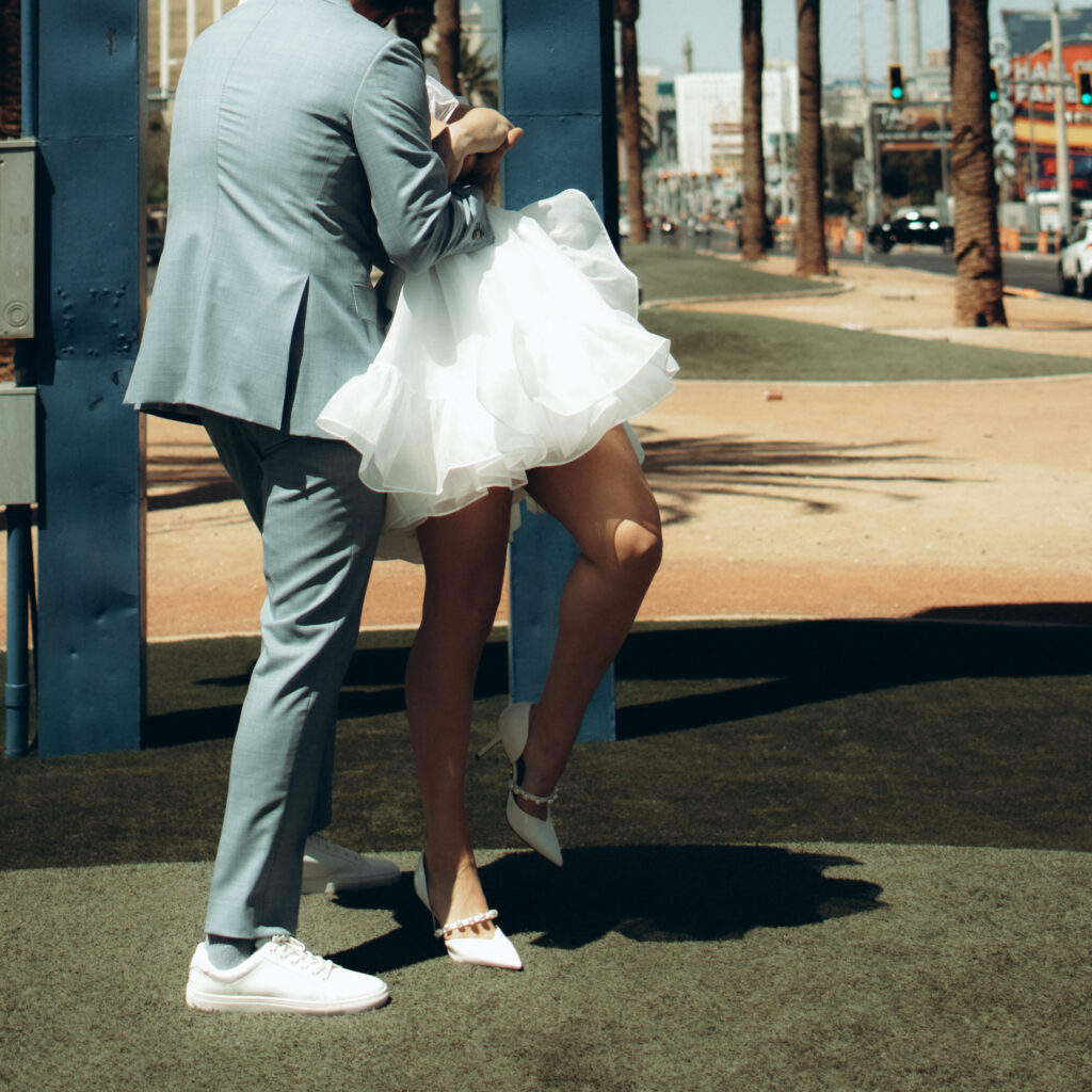 An Elopement-Style Engagement Photoshoot in Vegas