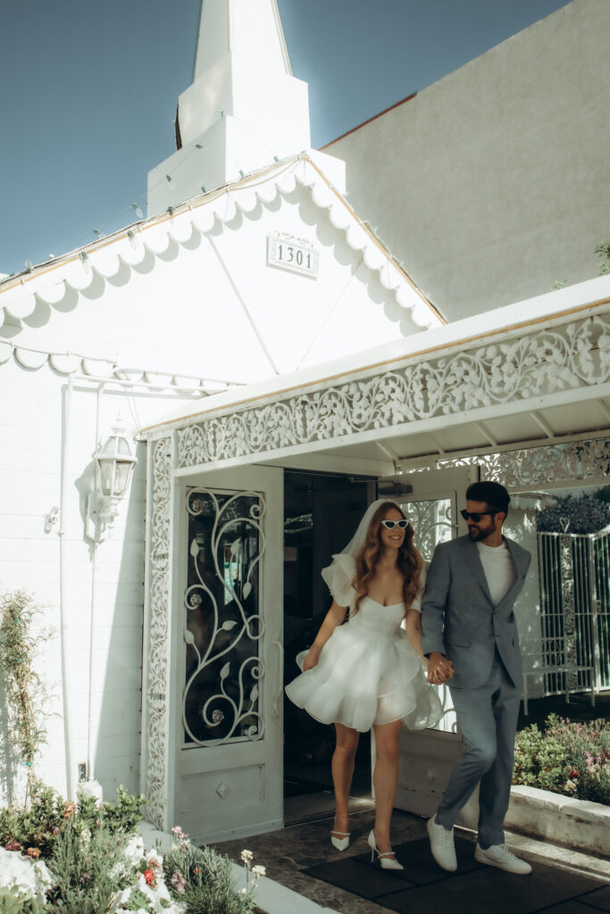 An Elopement-Style Engagement Photoshoot in Vegas