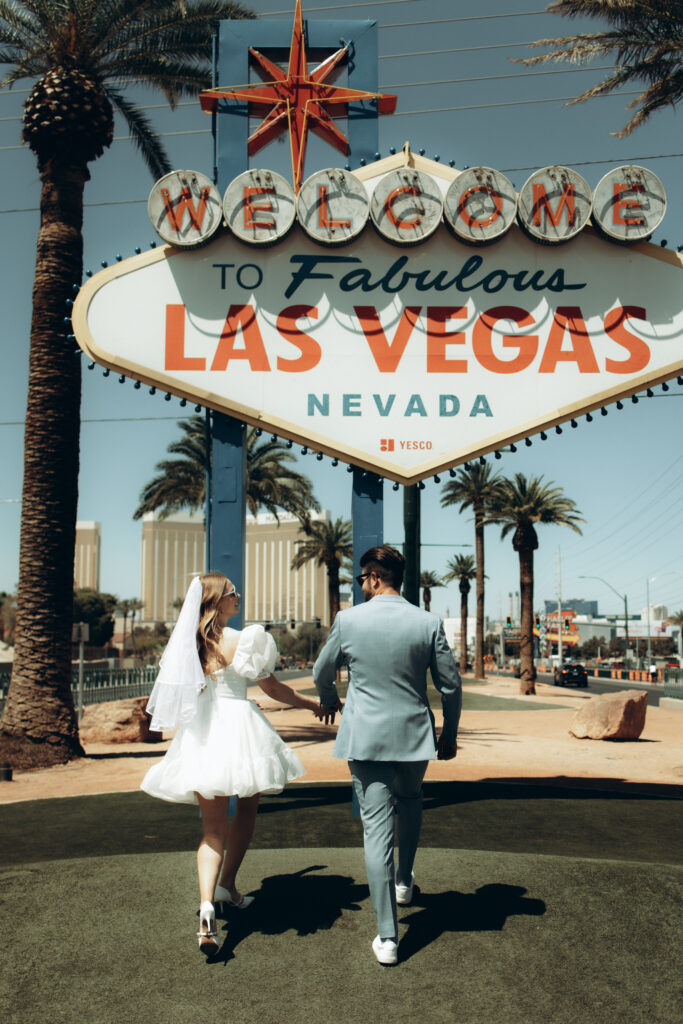 An Elopement-Style Engagement Photoshoot in Vegas