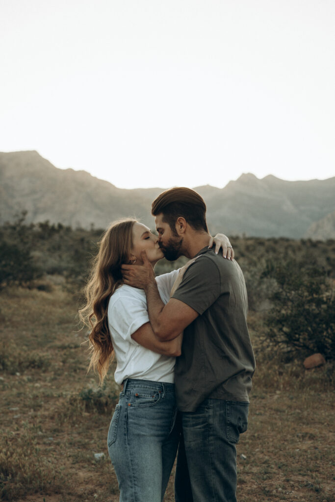 An Elopement-Style Engagement Photoshoot in Vegas