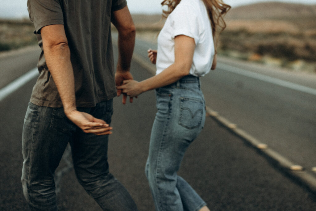 An Elopement-Style Engagement Photoshoot in Vegas