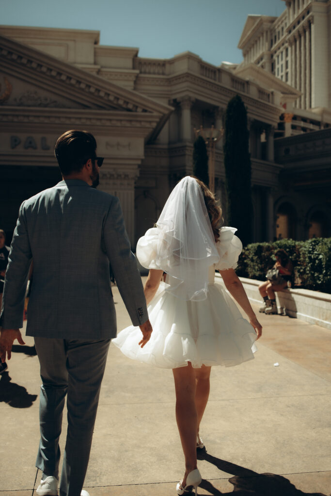 An Elopement-Style Engagement Photoshoot in Vegas