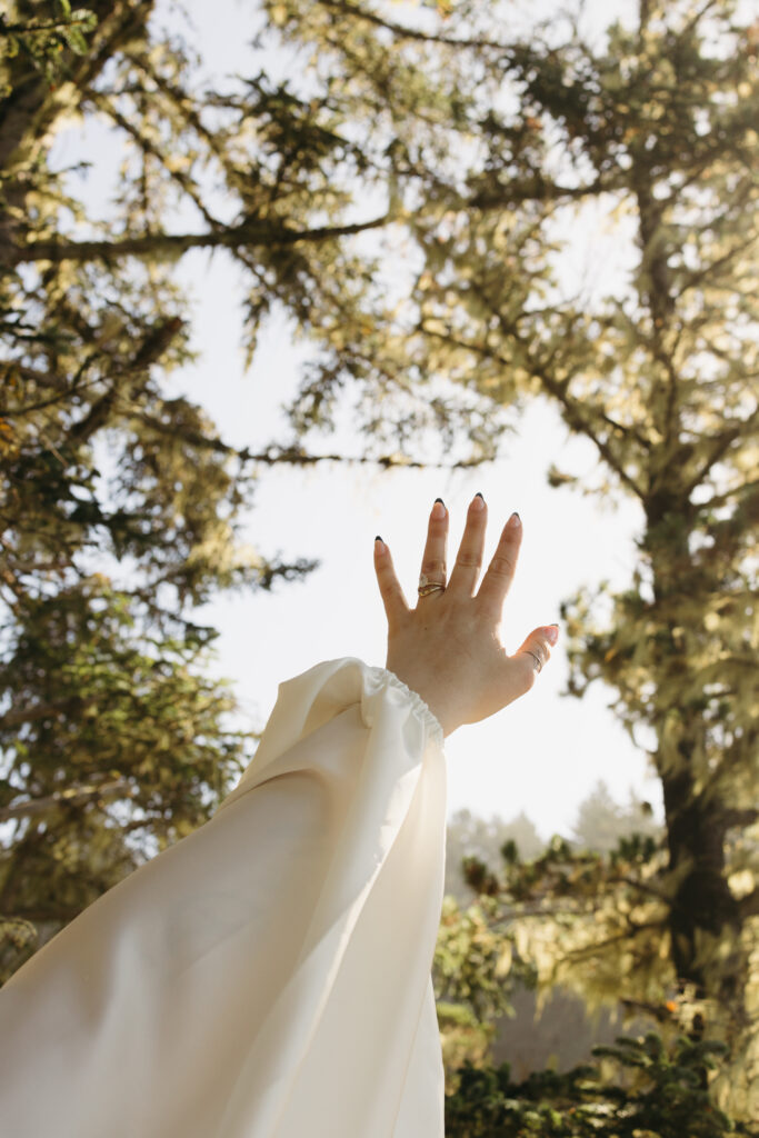 An Intimate Oregon Coast Elopement by Abby Leigh Photography: Documentary Wedding Photographer telling your love story