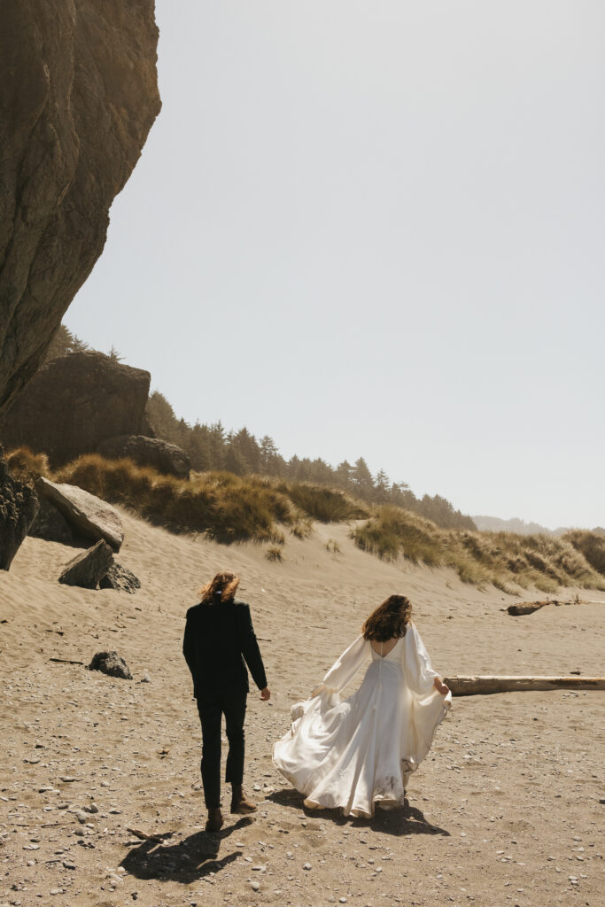 An Intimate Oregon Coast Elopement by Abby Leigh Photography: Documentary Wedding Photographer telling your love story