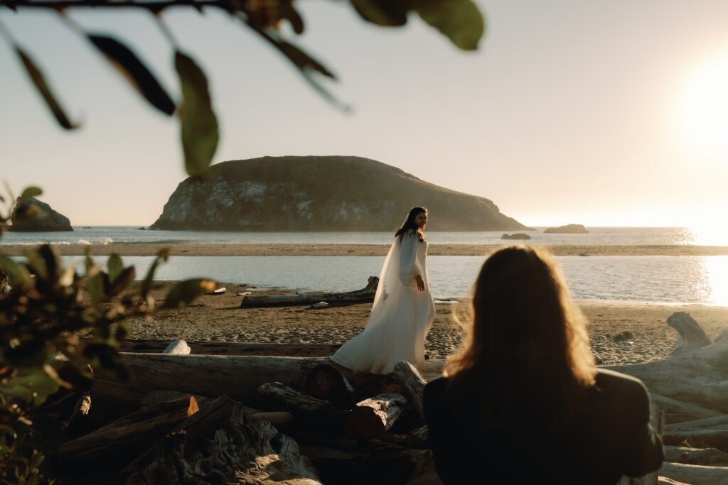 An Intimate Oregon Coast Elopement by Abby Leigh Photography: Documentary Wedding Photographer telling your love story