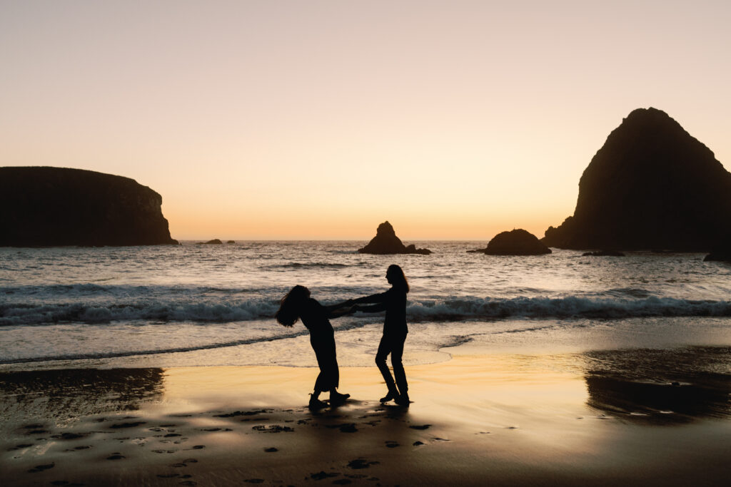 An Intimate Oregon Coast Elopement by Abby Leigh Photography: Documentary Wedding Photographer telling your love story