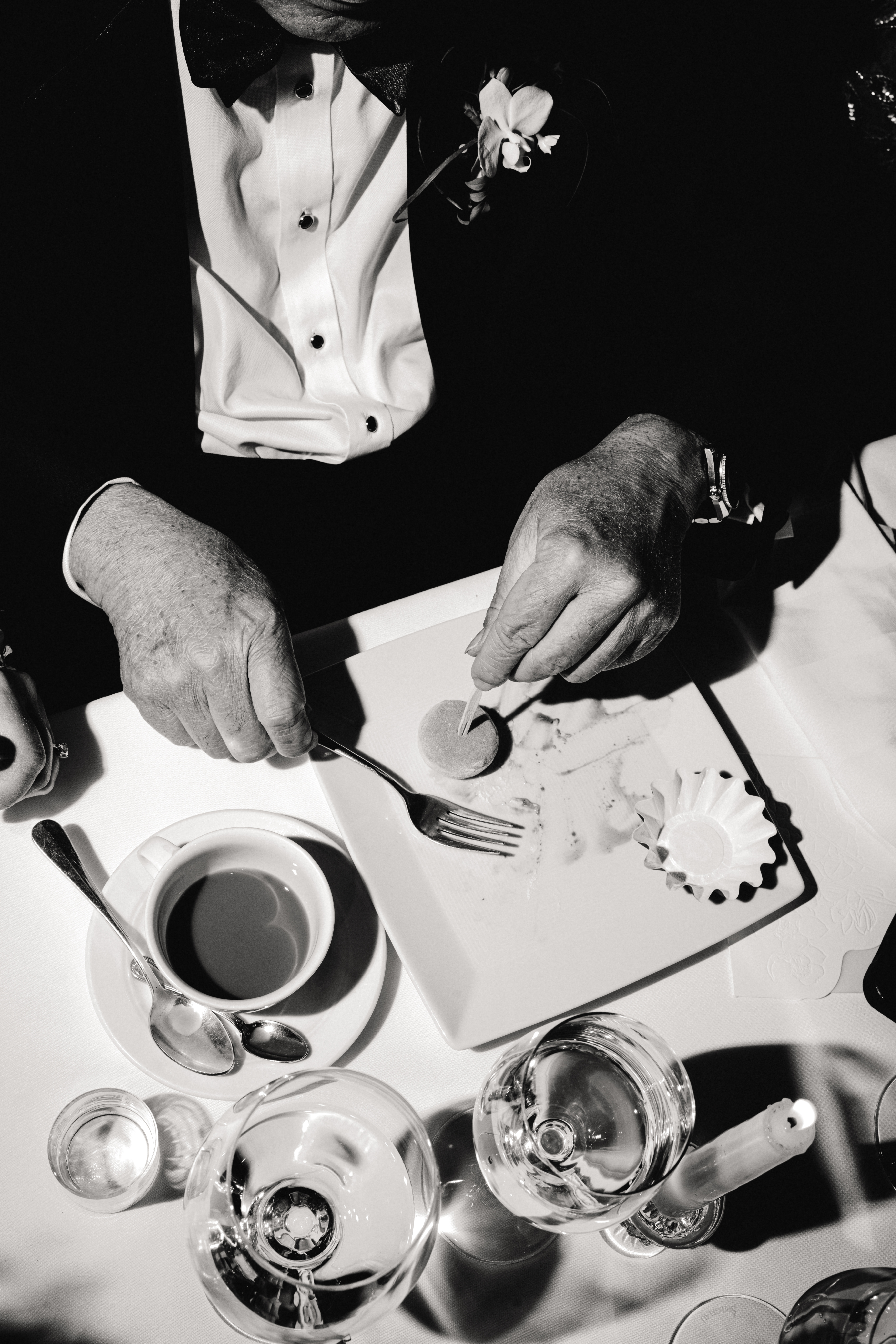 The River Café in Brooklyn candid reception moments with Manhattan skyline views