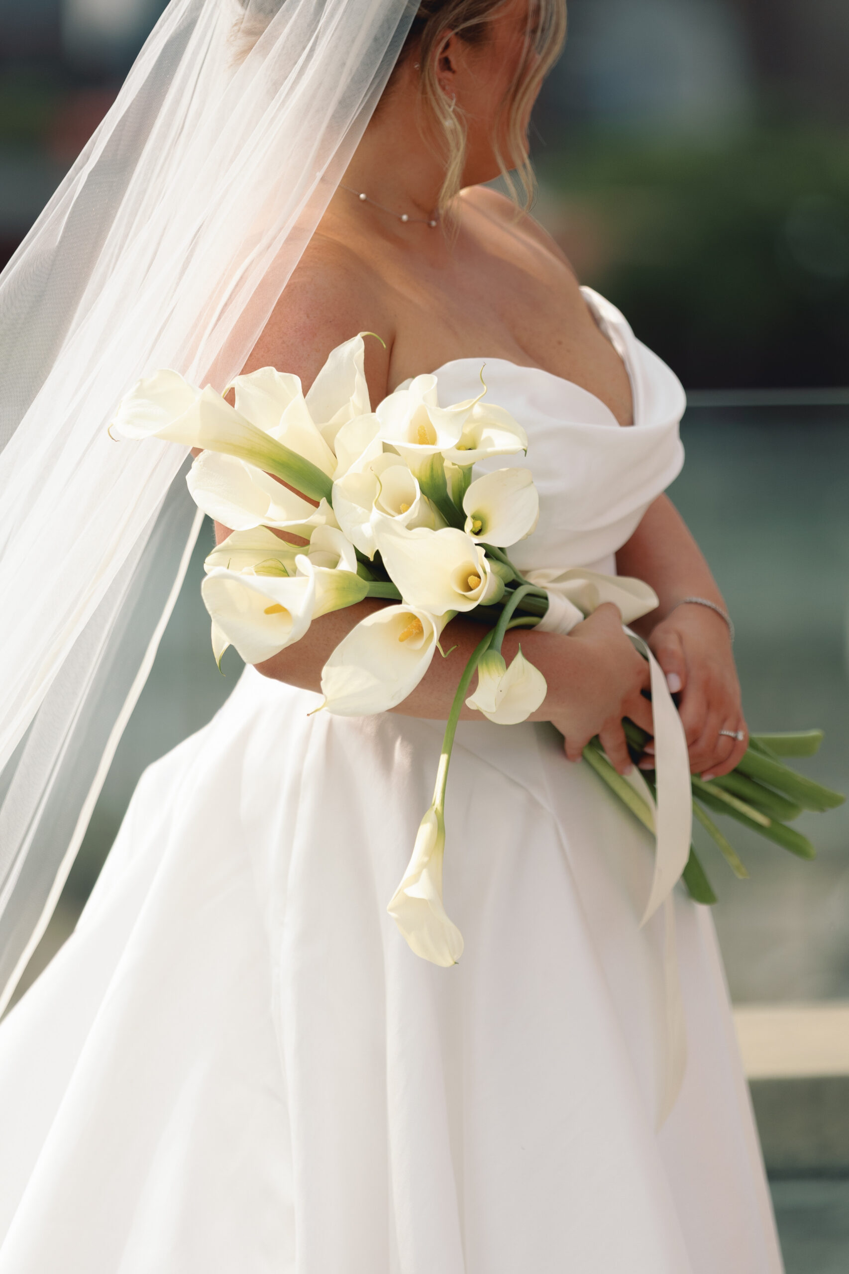Calla lily floral arrangements in modern sculptural style for bridal bouquet 