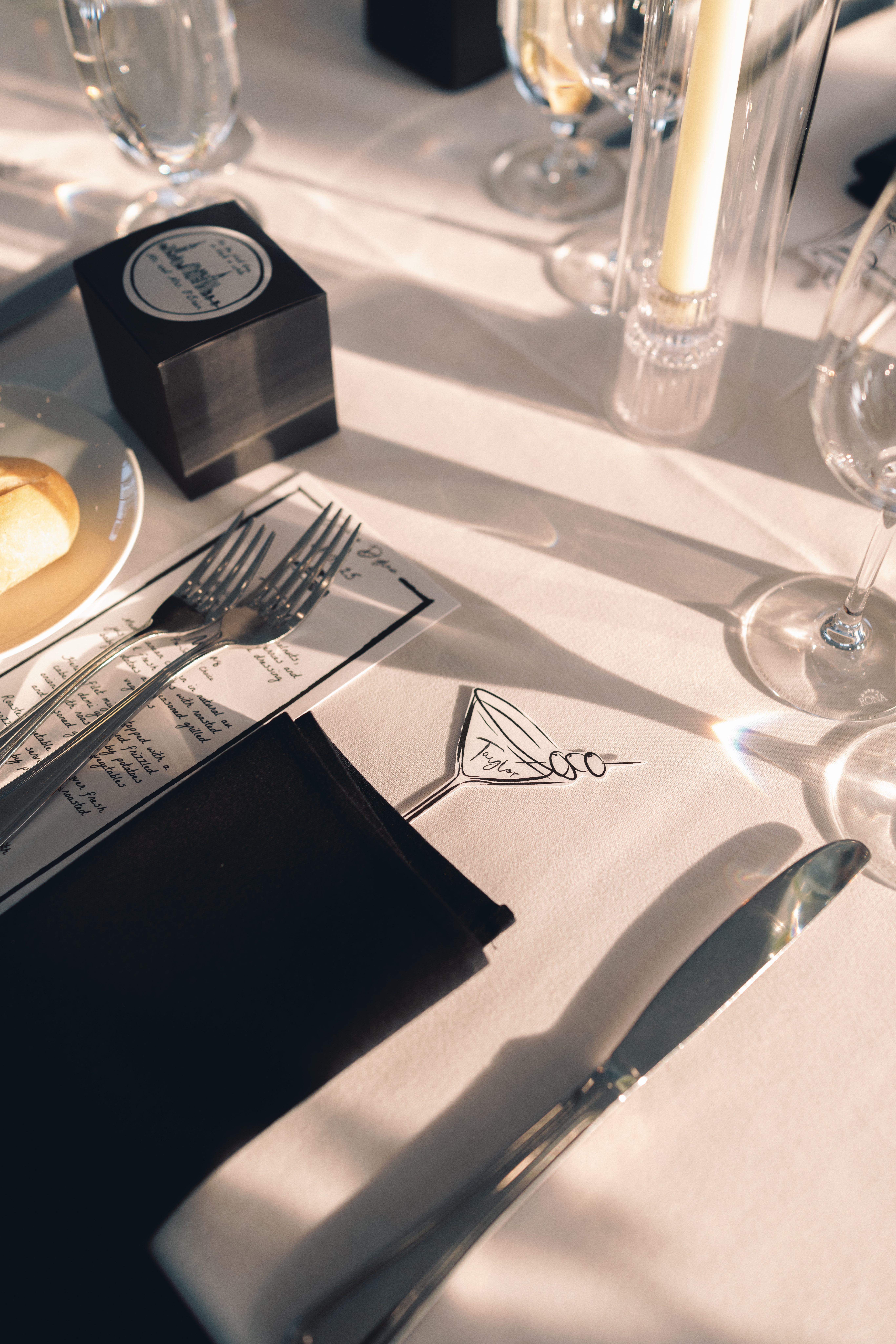 classic reception table details at The Bordone in Long Island City with panoramic Manhattan skyline views